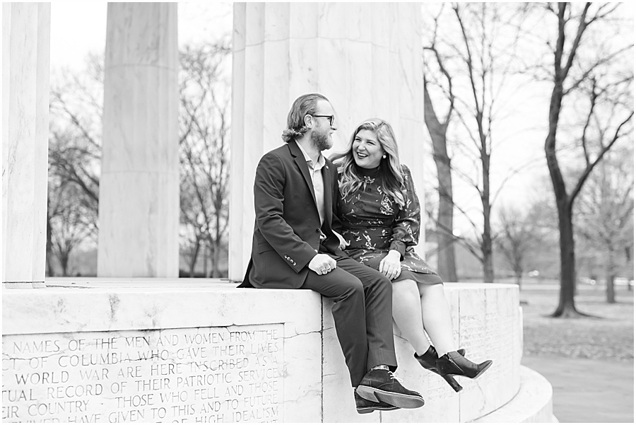 couples photo session at dc war memorial