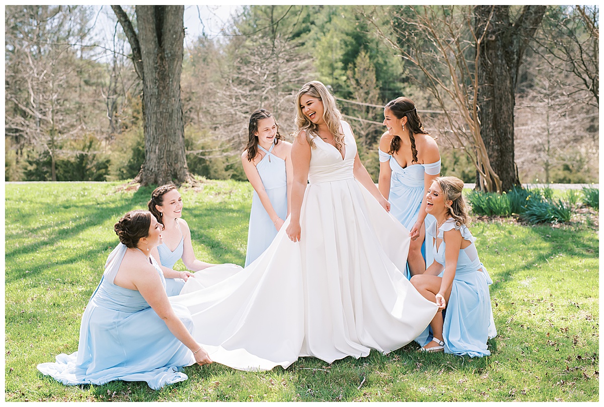 virginia bride with bridesmaids