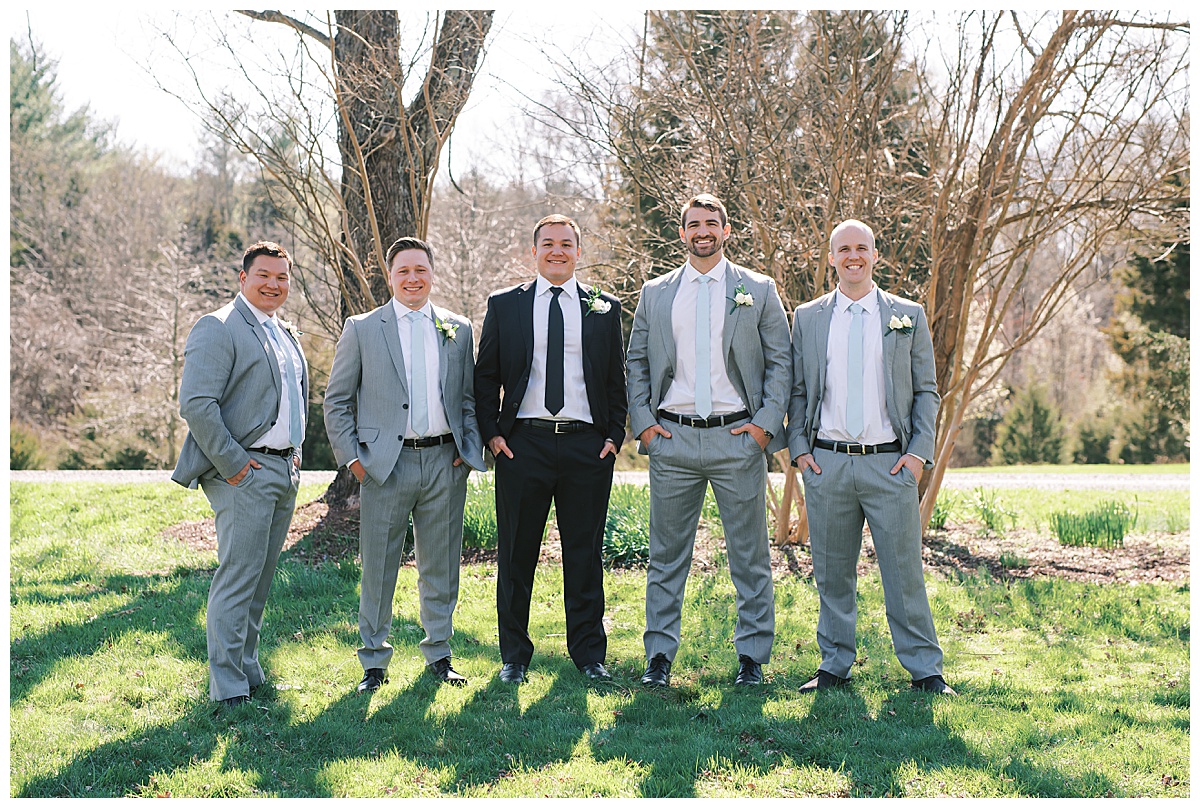 groom with groomsmen in leesburg virginia