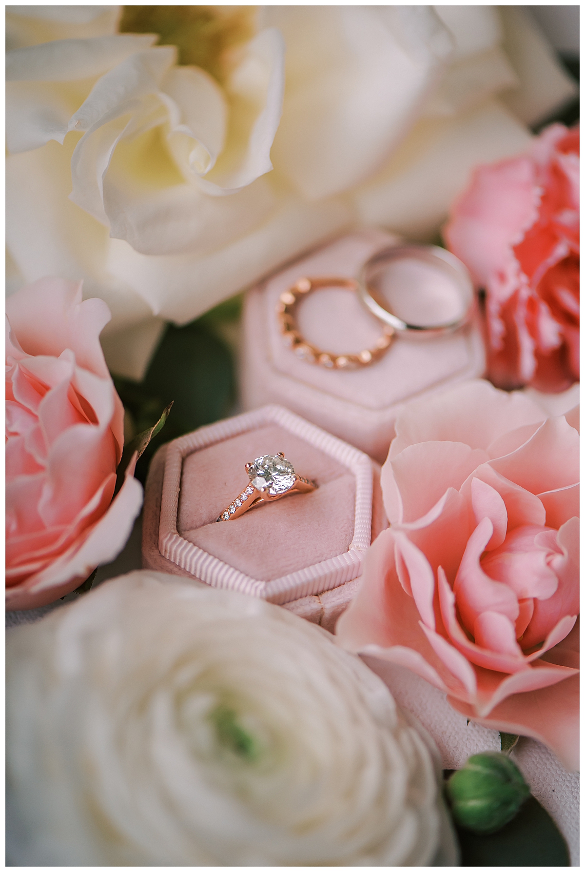 wedding ring and wedding floral photos